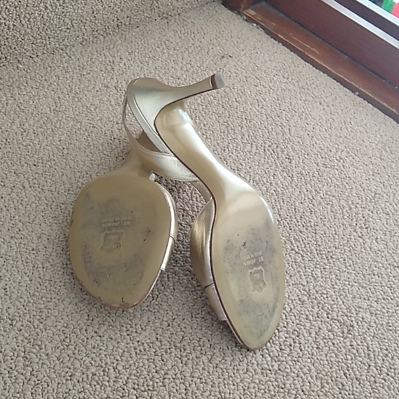 ST. JOHN Gold Sling Backs - Picture 2 of 4